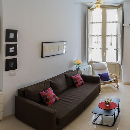 Malama Apartamentos Turisticos Málaga Exteriör bild