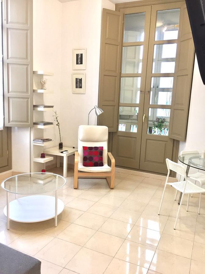 Malama Apartamentos Turisticos Málaga Exteriör bild