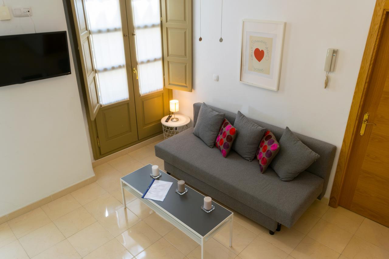 Malama Apartamentos Turisticos Málaga Exteriör bild