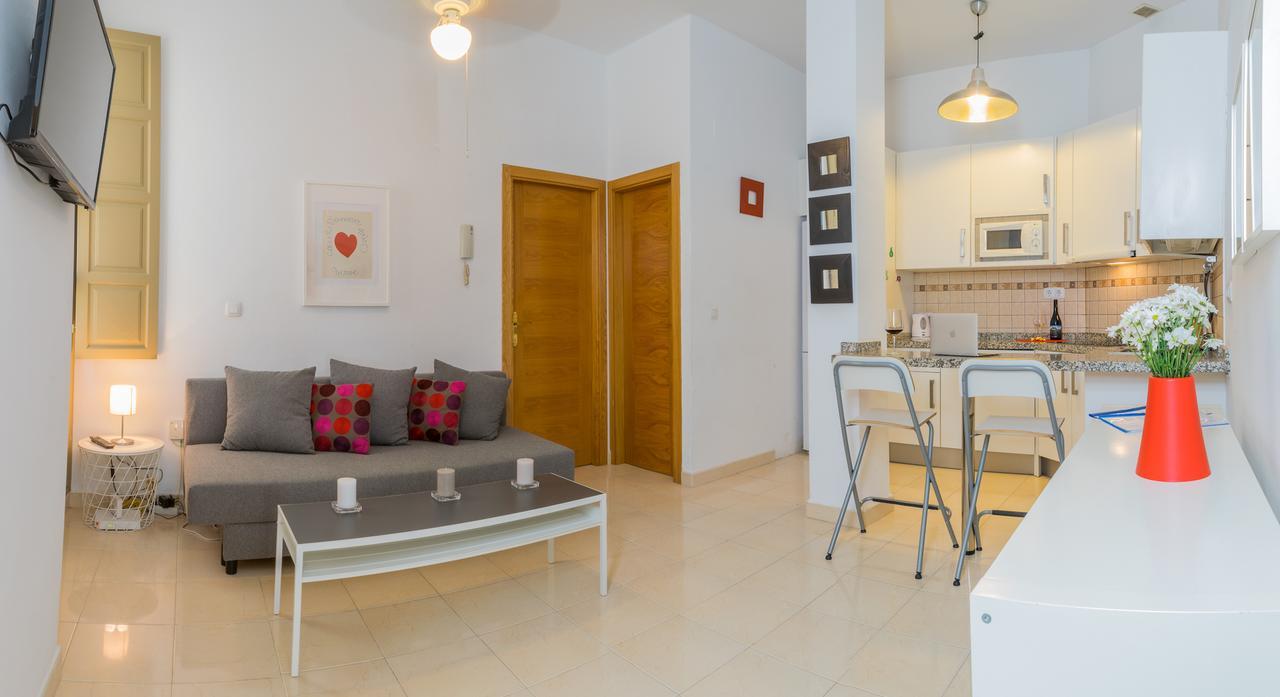 Malama Apartamentos Turisticos Málaga Exteriör bild