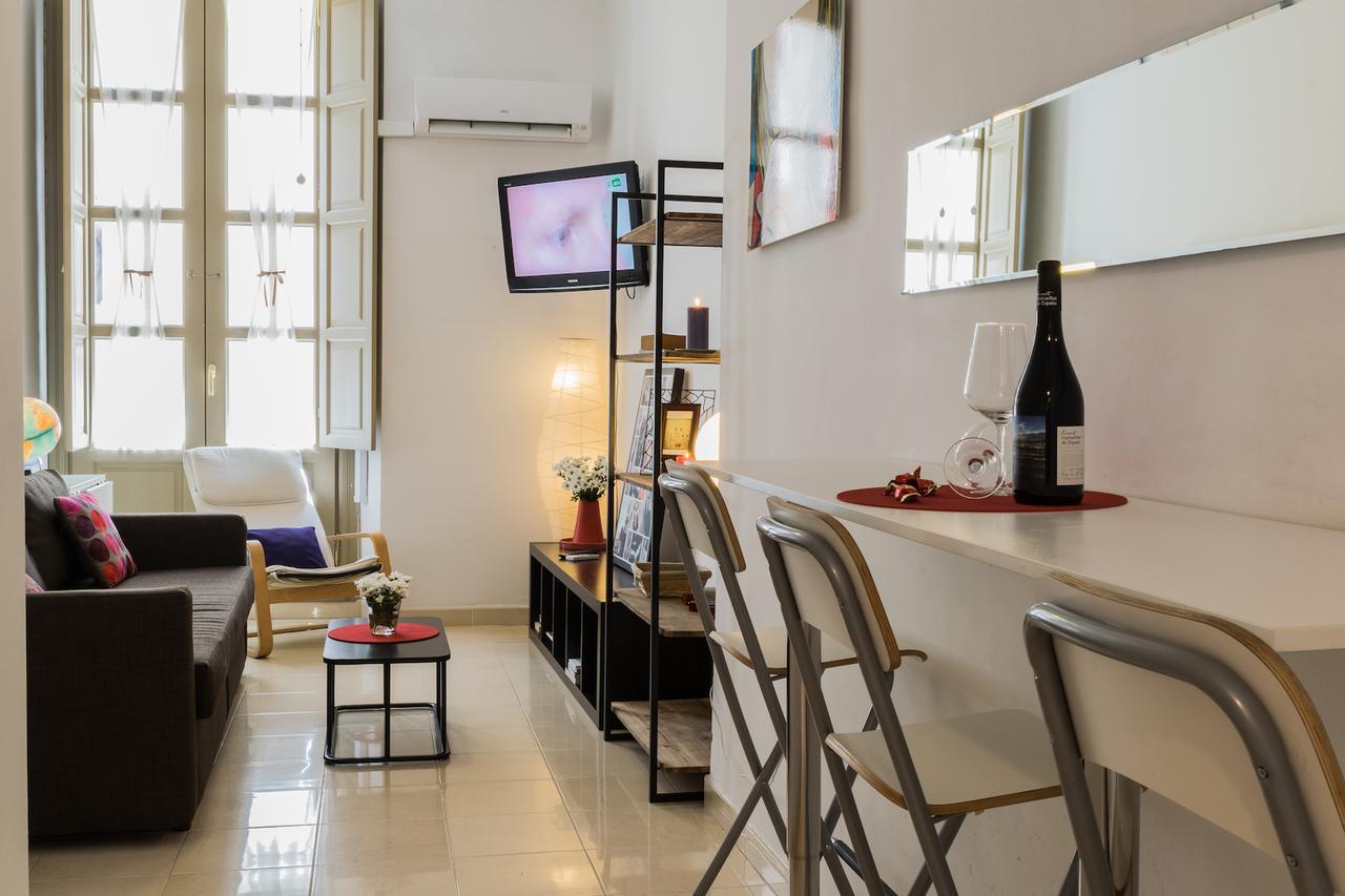 Malama Apartamentos Turisticos Málaga Exteriör bild